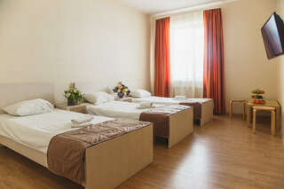 Отель Исаевский Тверь Трехместный номер с общей ванной комнатой-3