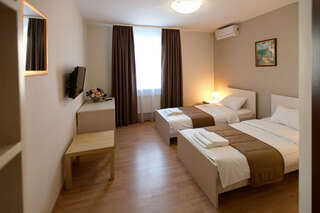 Отель Исаевский Тверь Двухместный номер эконом-класса с 2 отдельными кроватями-4